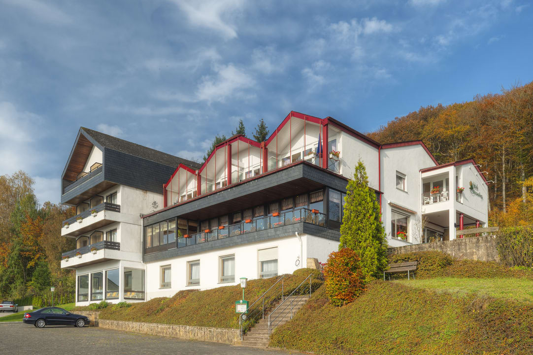 Außenansicht Waldhotel Sonnenberg