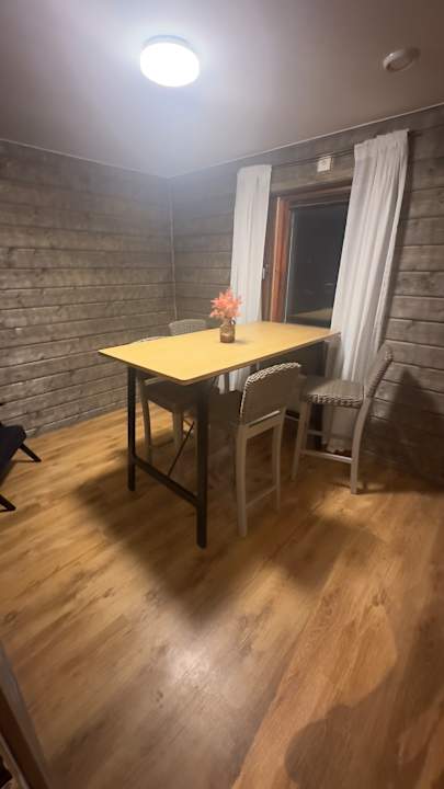 Gastro Aurora River Camp Glass igloos & cabins