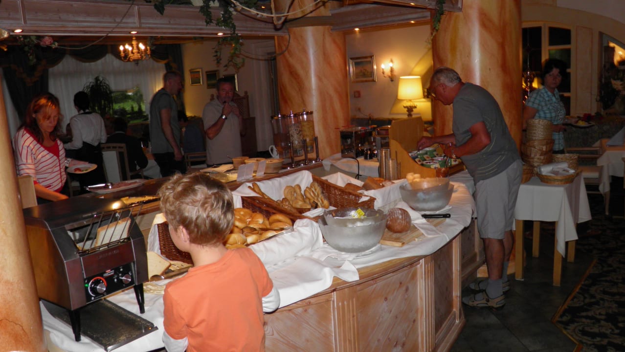 Frühstücksbuffet Hotel Alpenhof