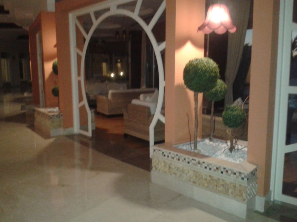 Lounge in der Orange Bar Saphir Resort & Spa