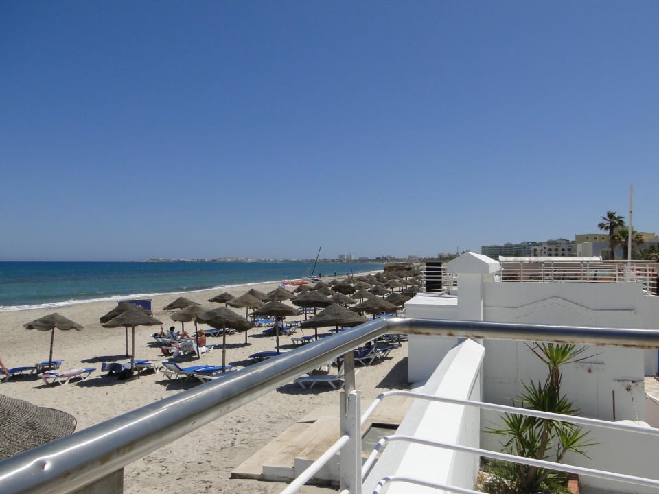 Das kleine Buffetrestaurant am Hotelstrand El Mehdi Beach Resort