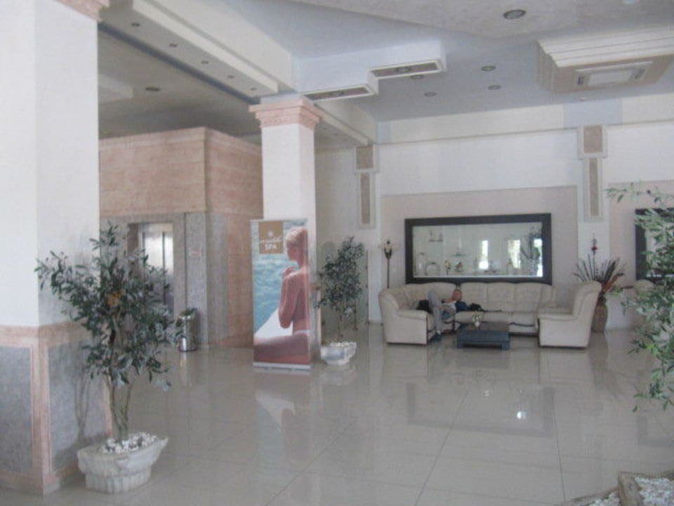 Lobby Hotel Gaia Palace