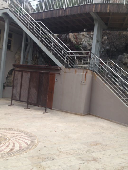 Toilletenbereich aussen Ladonia Hotels Adakule