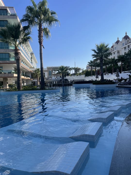 Pool Side Sunport Hotel & Spa