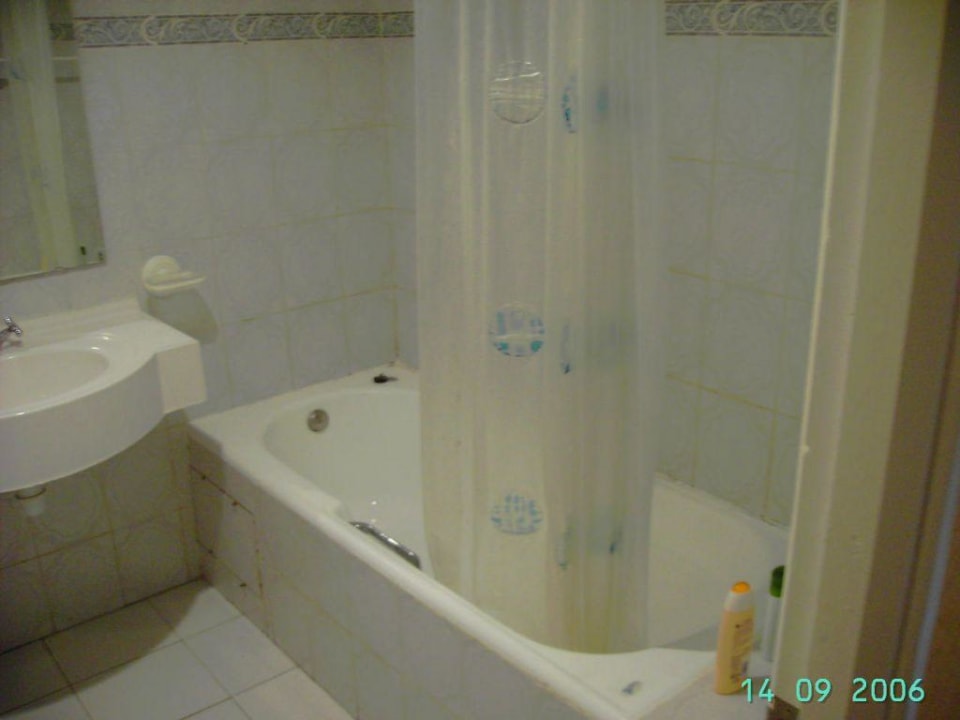 Badewanne und Waschtisch Hotel Paradis Palace