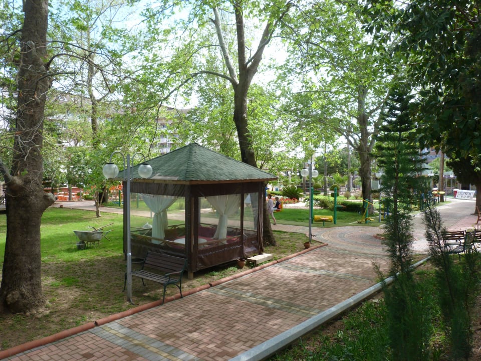 Frühling in der Anlage  Lonicera Resort & Spa Hotel