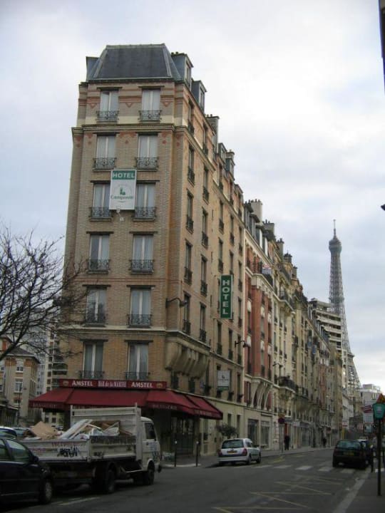 Aussenansicht mit Blick auf den Eiffenturm Hotel Campanile Paris 15 - Tour Eiffel