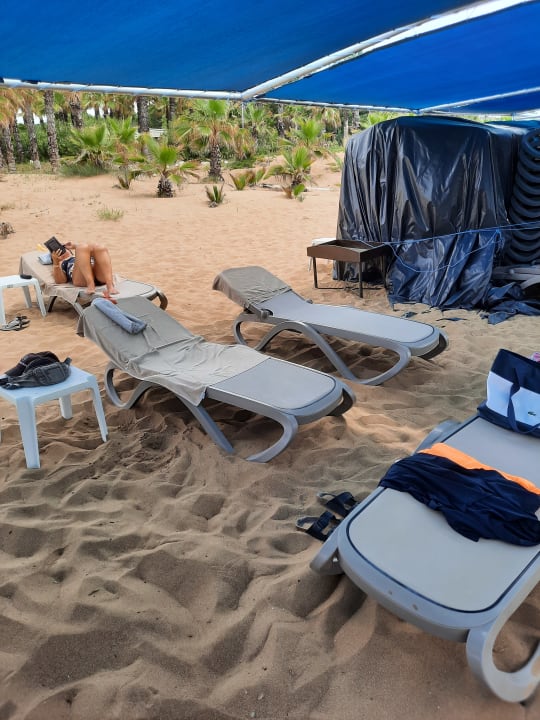 Strand Club Grand Side