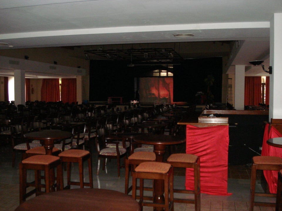 Bar innen Protur Safari Park Aparthotel