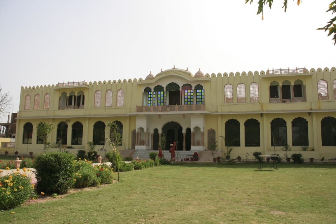 Blick auf das Hotel Hotel Surya Vilas Palace