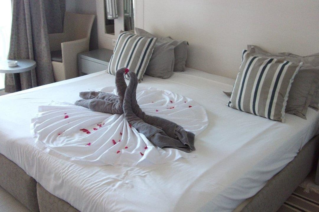 Unser Bett am Ankunftstag Djerba Plaza Thalasso & Spa