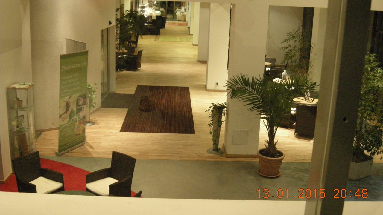 Gang zum Restaurant Hotel Rennsteig Masserberg