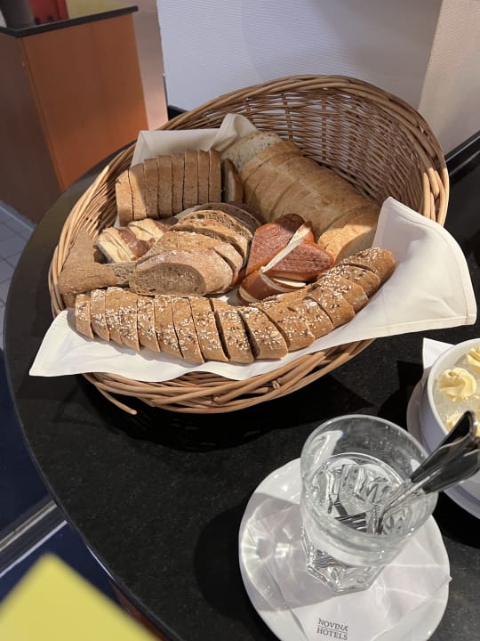 Gastro Novina Hotel Südwestpark