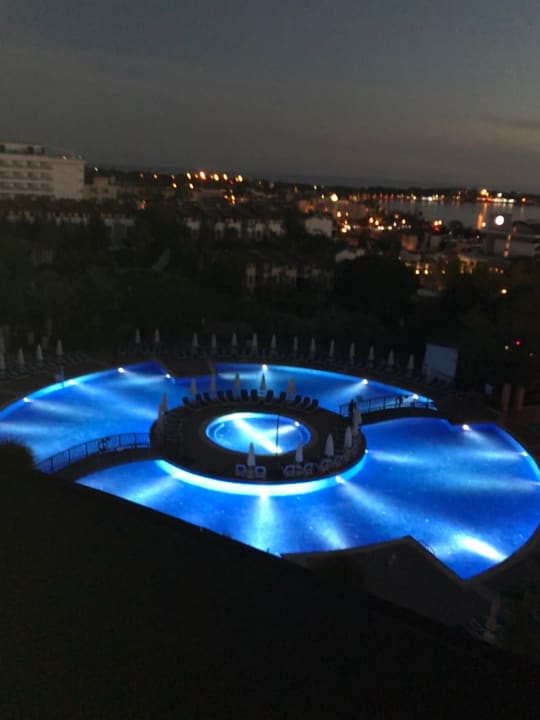 Pool Side Prenses Resort & Spa