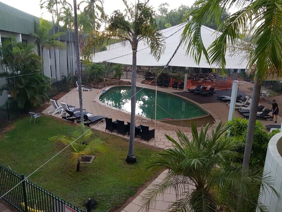 Pool Mercure Kakadu Crocodile