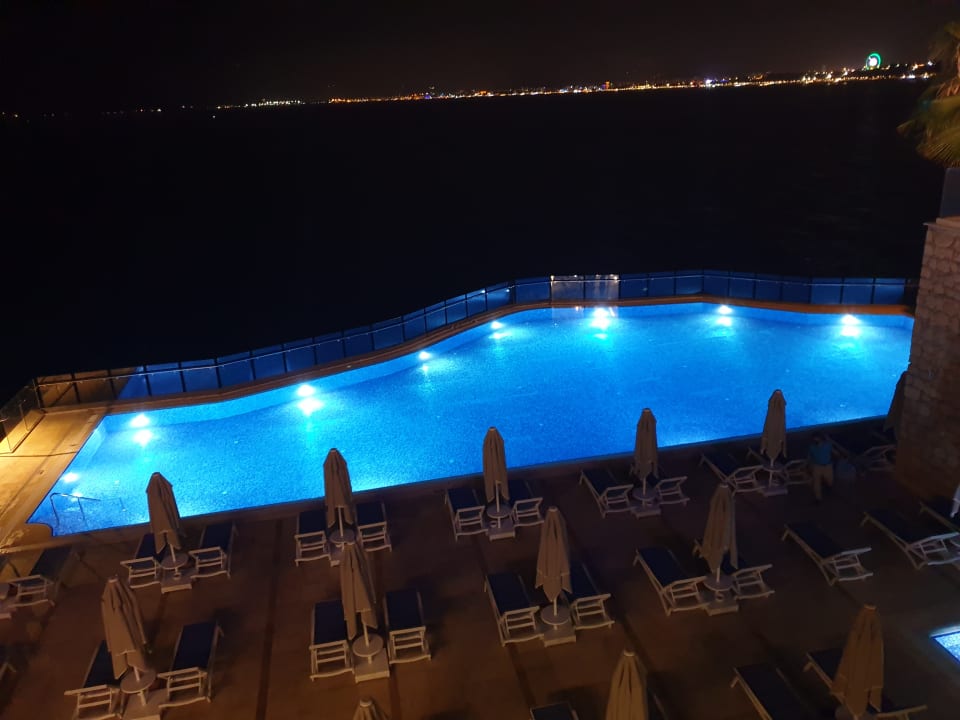 Pool Ramada Plaza by Wyndham Antalya