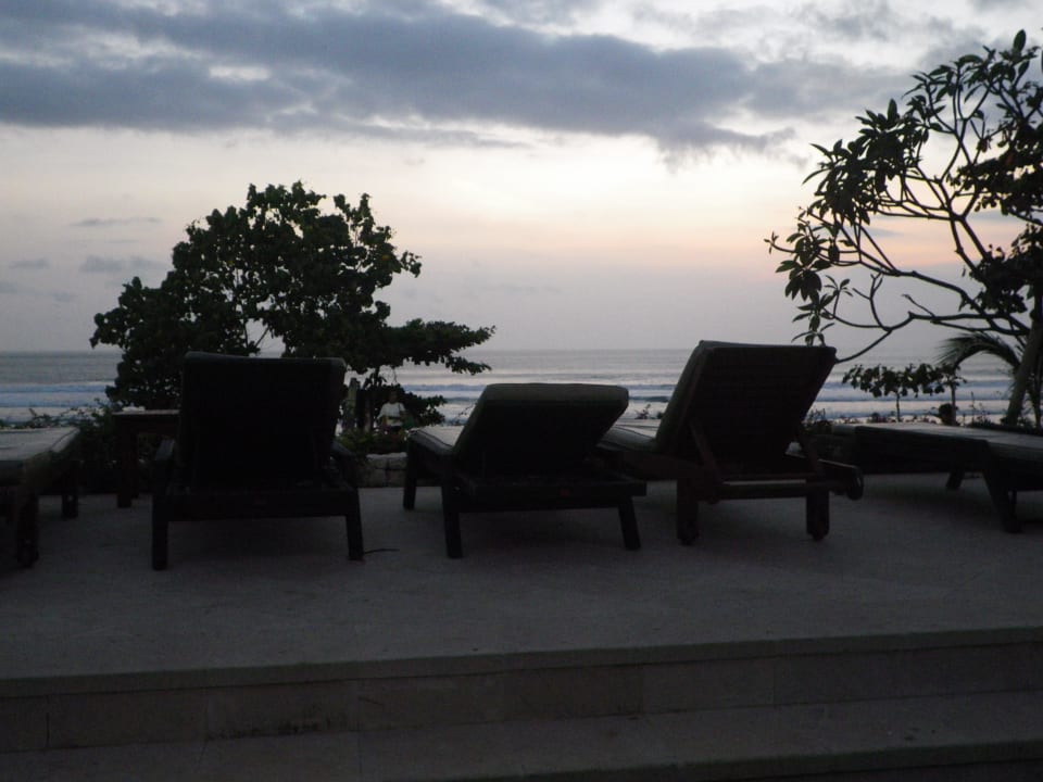 Ausblick zum Meer Padma Resort Legian