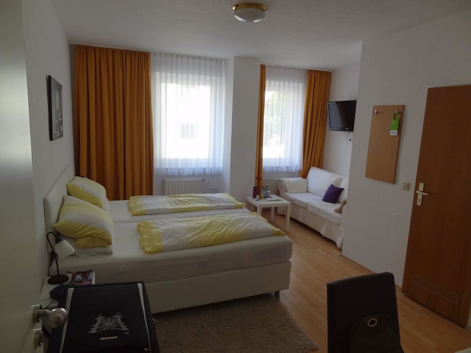 Unser Doppelzimmer im ersten Stock Stadt-gut-Hotel Rheinischer Hof