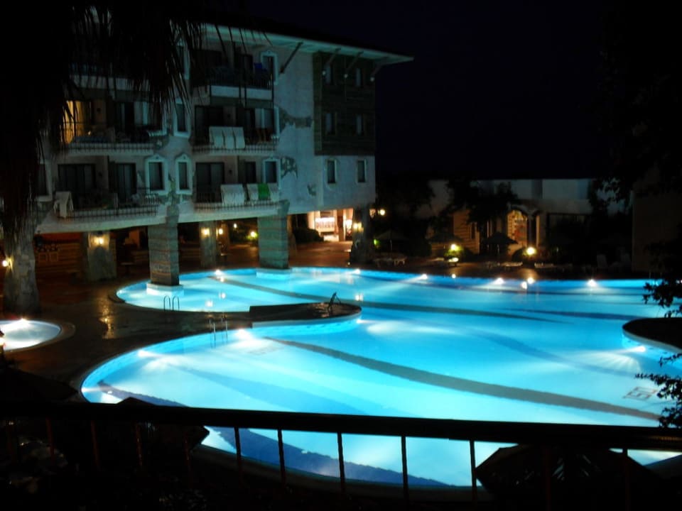 Pool am Abend Hotel Defne Dream