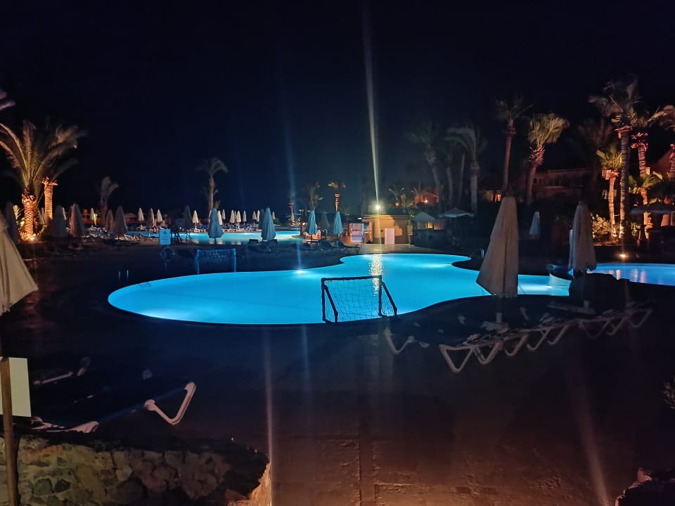 Pool Mövenpick Resort & Spa El Gouna