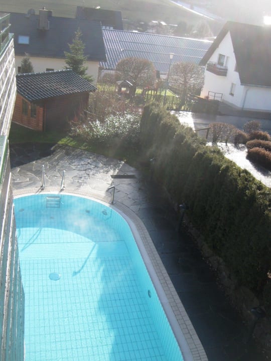 Außenschwimmbecken Sporthotel zum hohen Eimberg