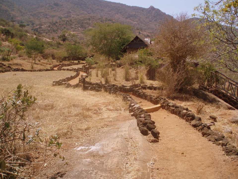 Wege zu den Zimmern Rhino Valley Lodge