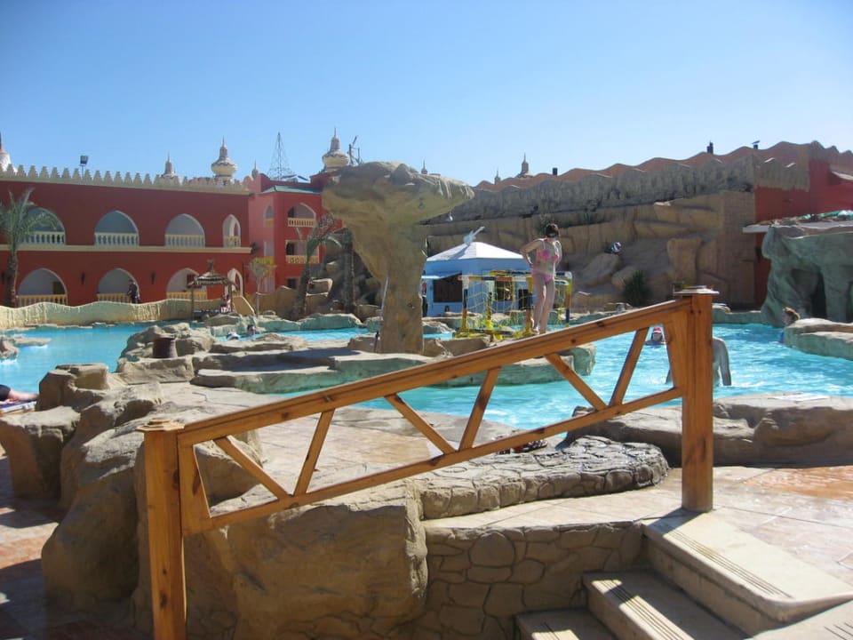 Może nieco kiczowato- ale bajkowo! Pickalbatros Alf Leila Wa Leila Resort - Neverland Hurghada