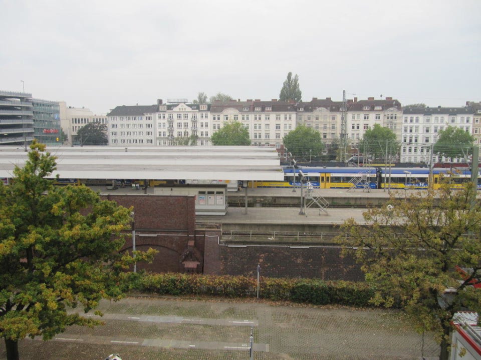 Blick vom 3. Stock aus dem Zimmer 31 Hotel Central Hamburg
