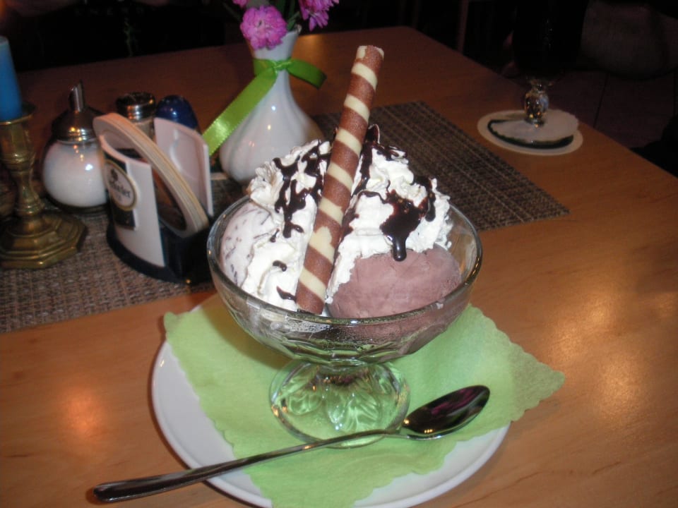 Leckeres Eis im Restaurant Hotel Veltheimer Hof