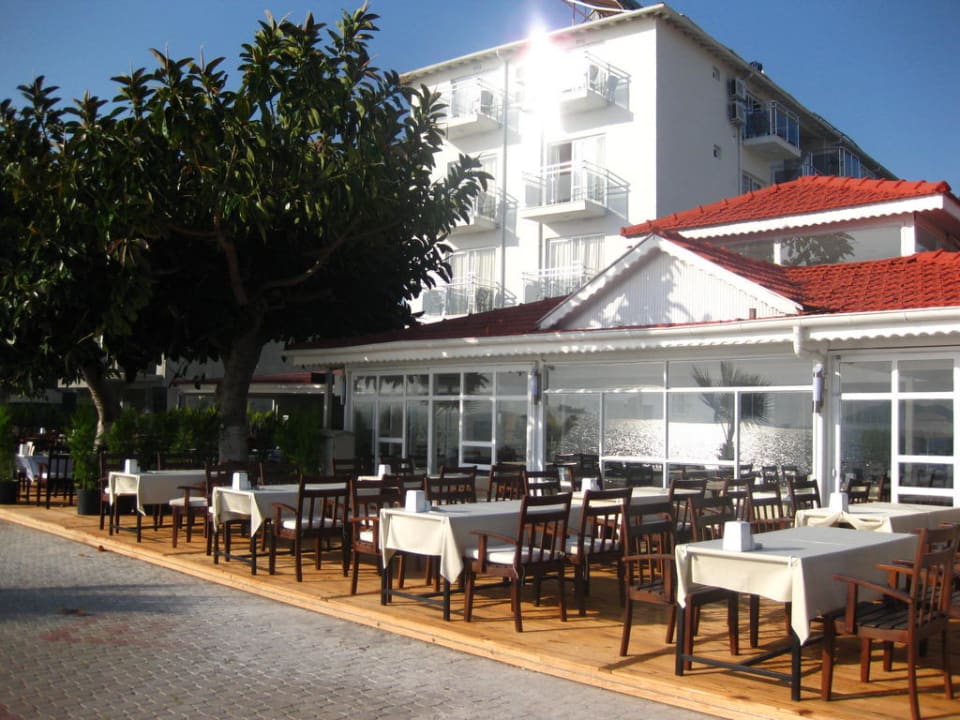 Von aussen Makri Beach Hotel