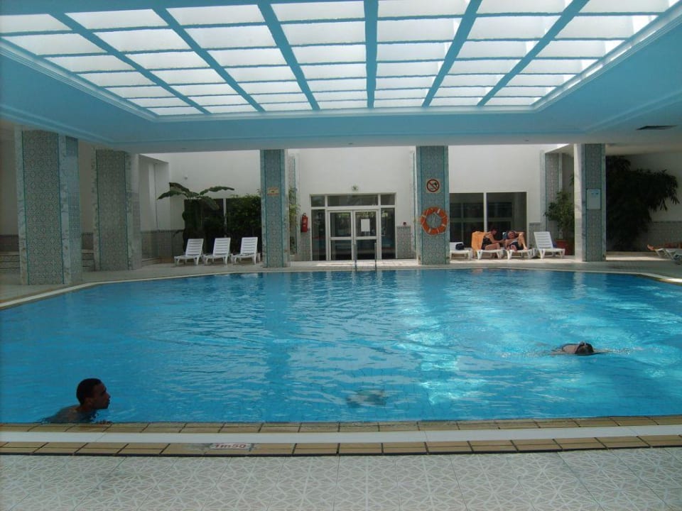 Hotelanlage / Hallenbad El Mouradi Club Kantaoui