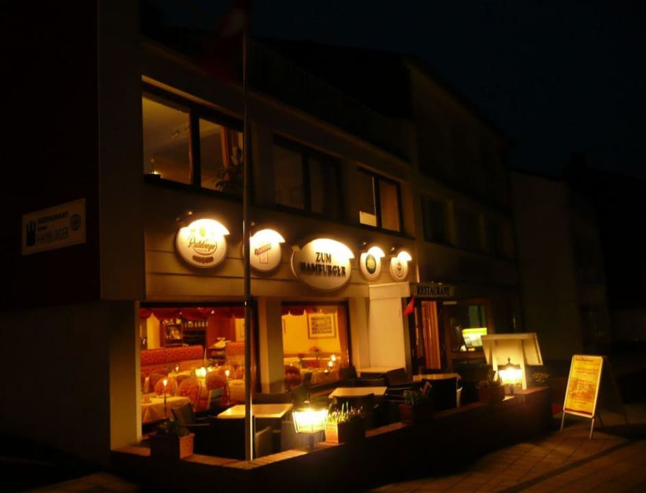 Hotel "Zum Hamburger" - Außenansicht - abends Hotel Zum Hamburger