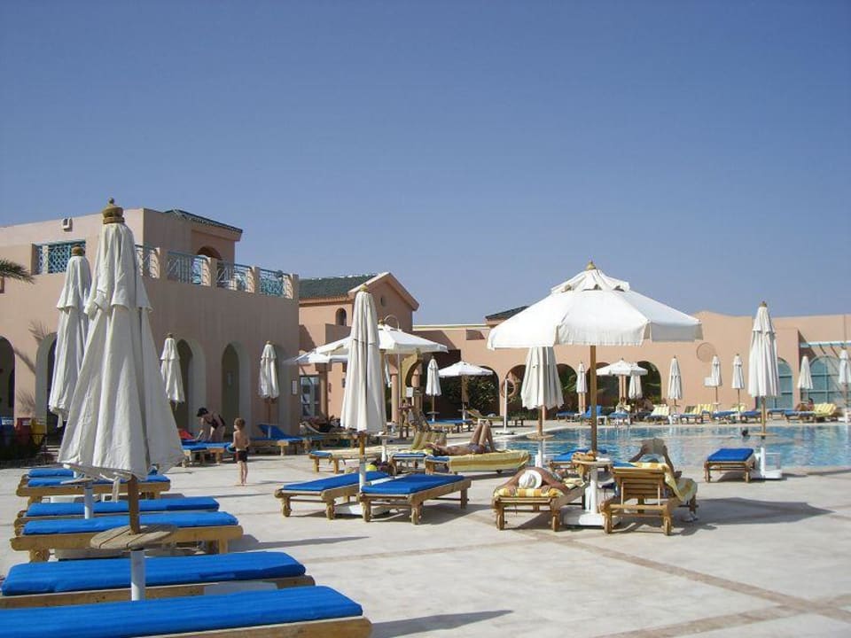 Pool in Cluster 8 Mövenpick Resort & Spa El Gouna