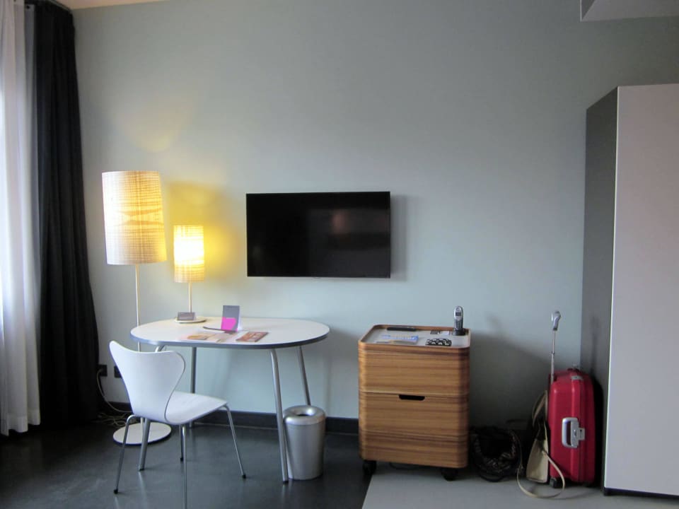 Puristische Zimmereinrichtung Ku' Damm 101 Hotel
