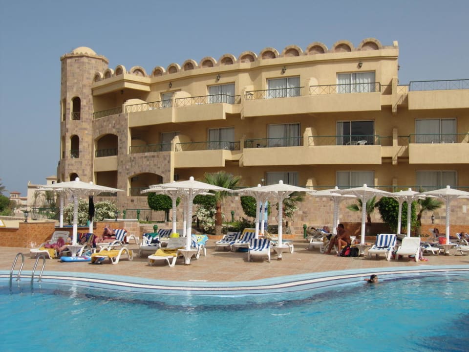 Pool Utopia Beach Club