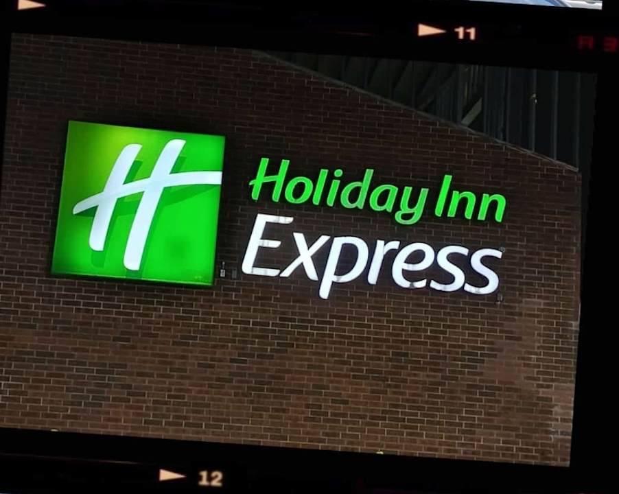 Außenansicht Holiday Inn Express Chicago-Downers Grove by IHG
