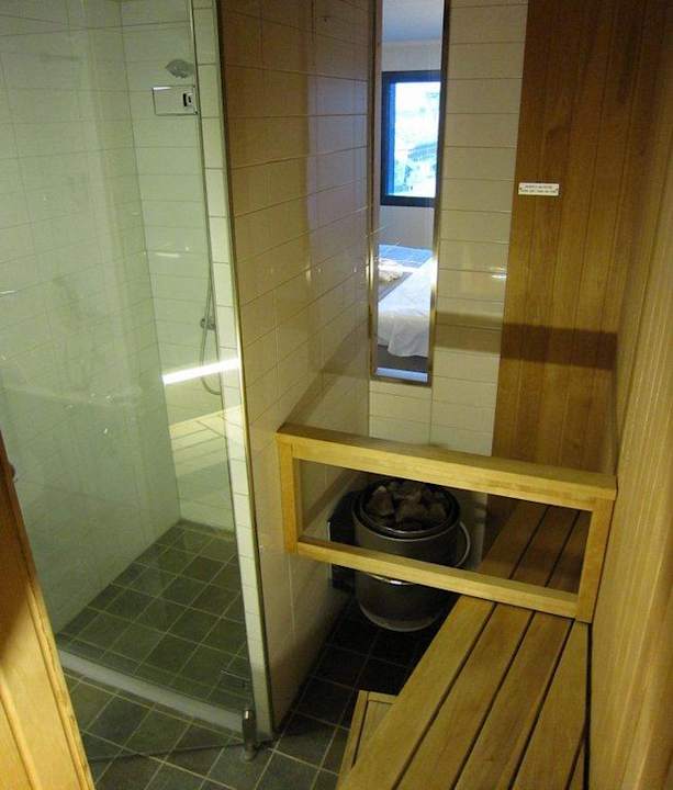 Sauna of executive plus room 402 Hilton Helsinki Airport