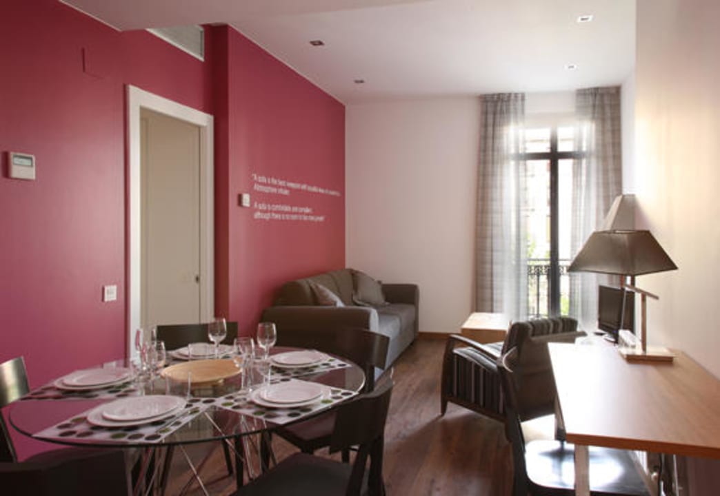 Salón MH Apartments Suites