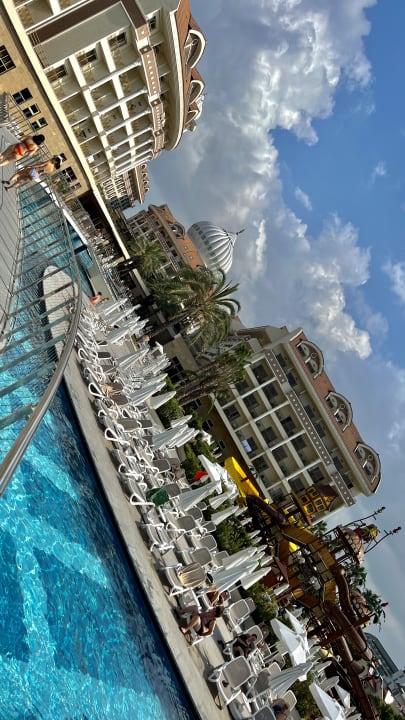 Außenansicht Kirman Belazur Resort & Spa