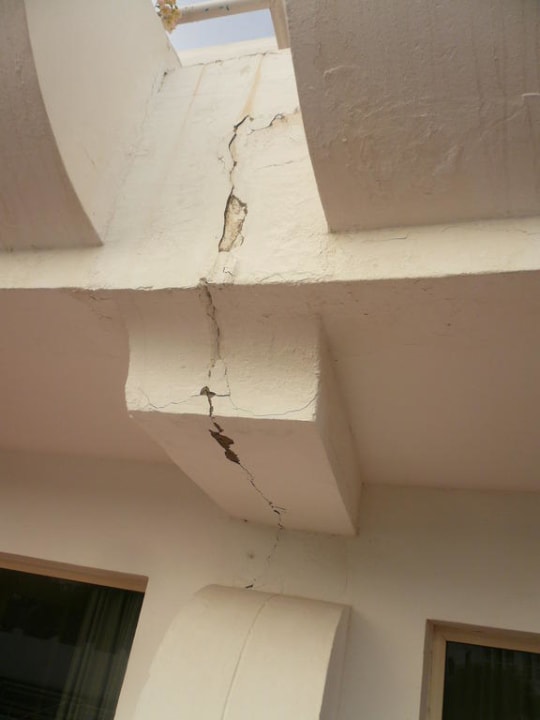 Risse im Beton allsun App.-Hotel Barlovento