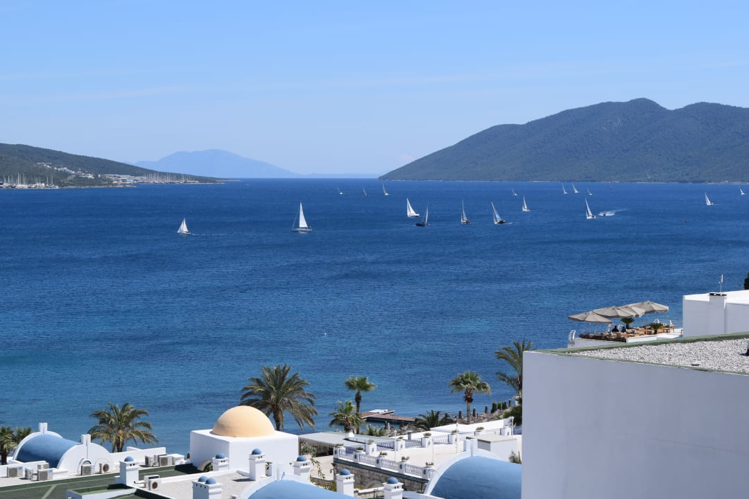 Blick vom Zimmer in Richtung Meer Salmakis Resort & Spa