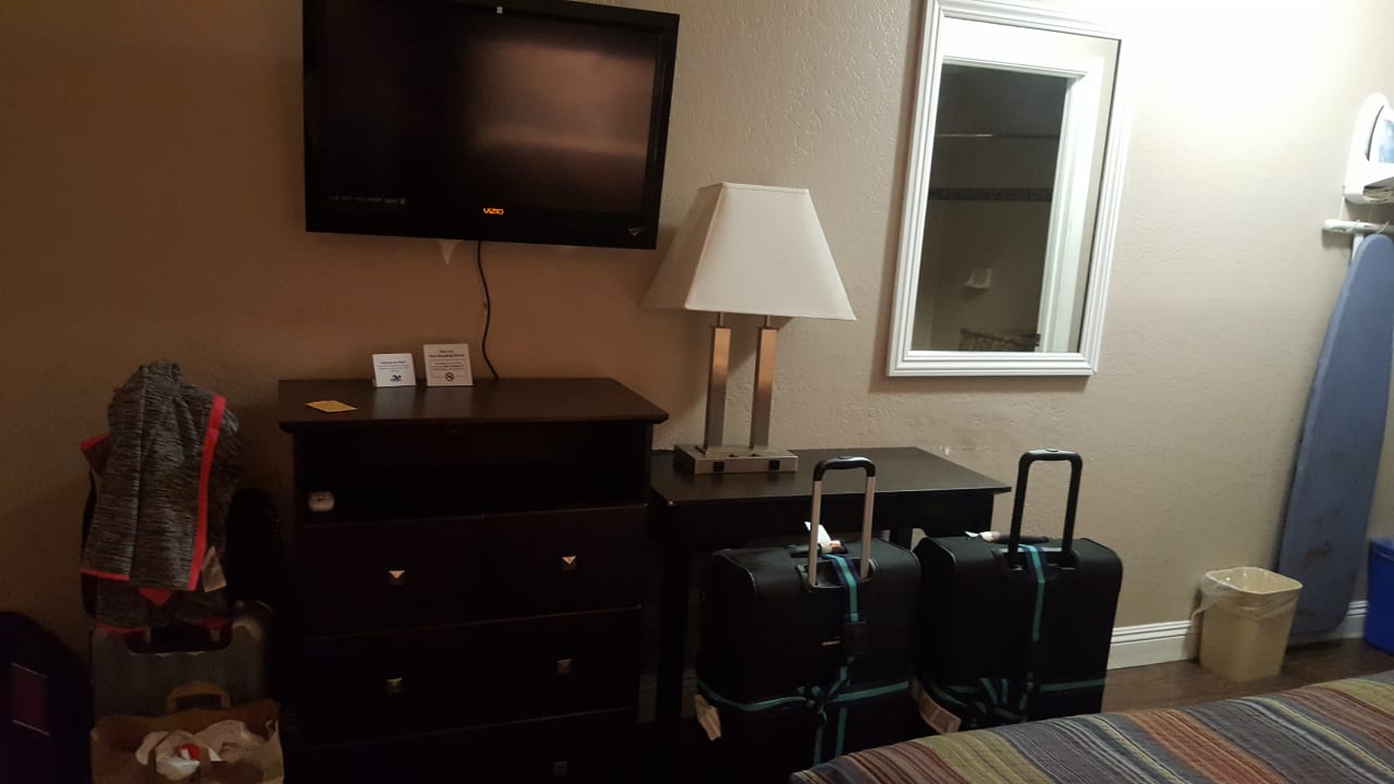 Zimmer Lotus of Lompoc - A Great Hospitality Inn