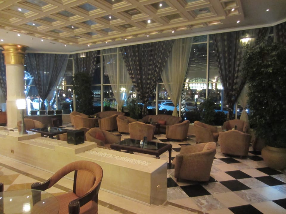 Lobby Corniche Hotel Sharjah
