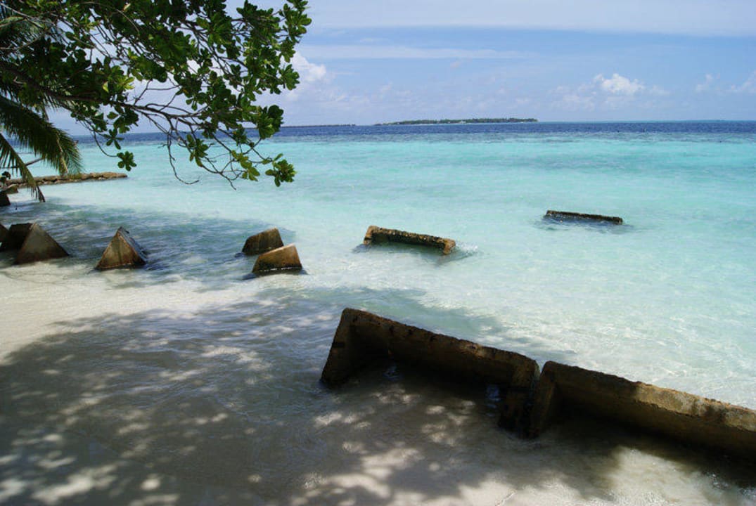 Die Schattenseite der Insel Vilamendhoo Island Resort & Spa