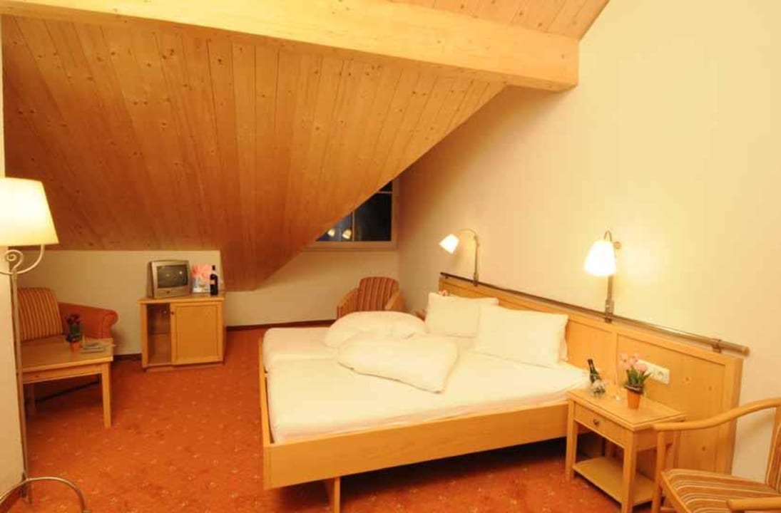 Komfort Doppelzimmer im neuen Dachgeschoss Nassereinerhof