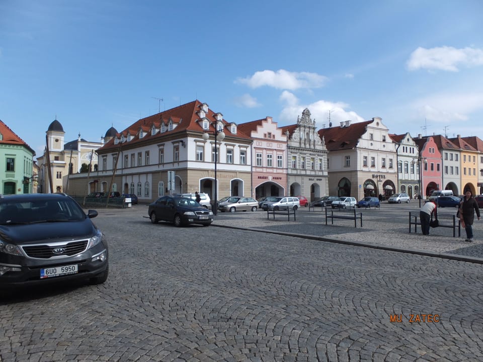 Direkt vor dem Hotel kann kostenlos geparkt werden Hotel U Hada