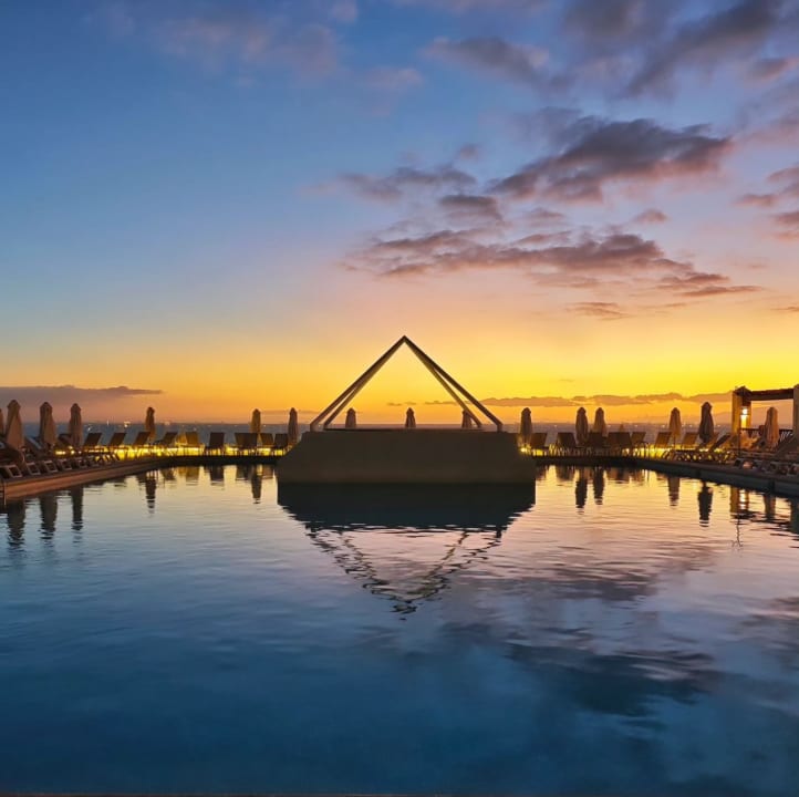 Pool Iberostar Waves Bouganville Playa