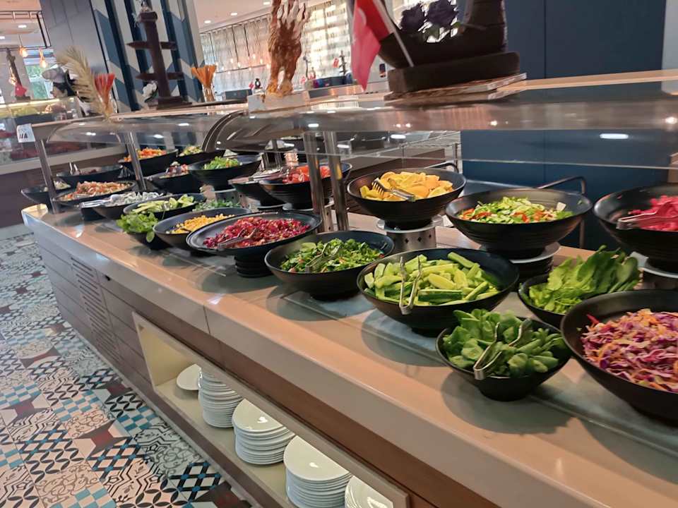 Gastro Saturn Palace Resort Hotel