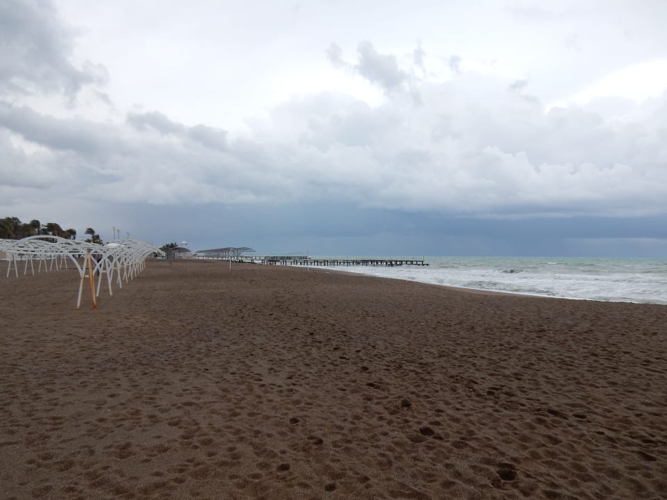 Strand Hotel Miracle Resort