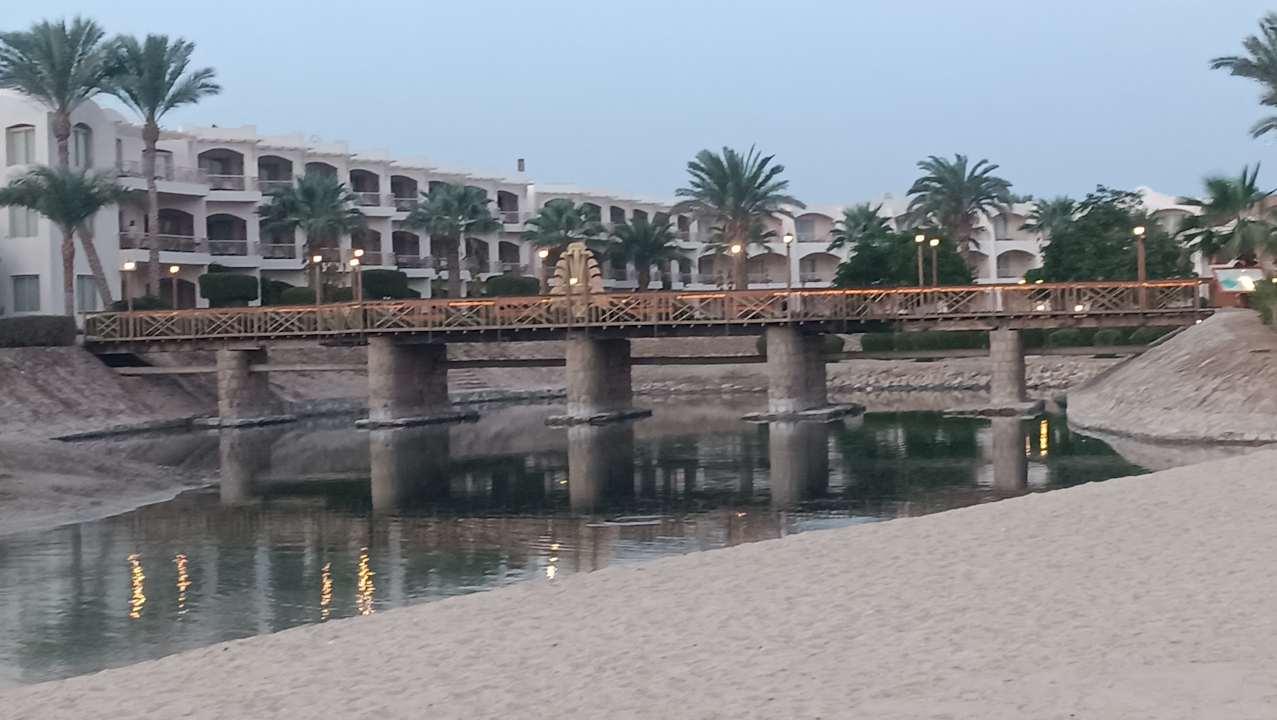 Strand Brayka Bay Resort